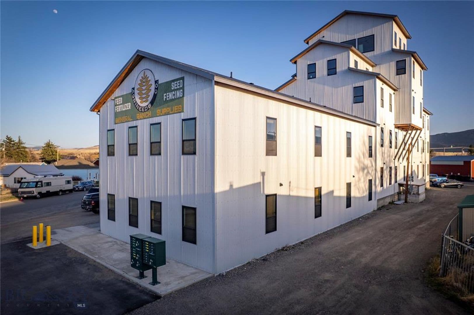 Livingston Apartment: 924 E Park St