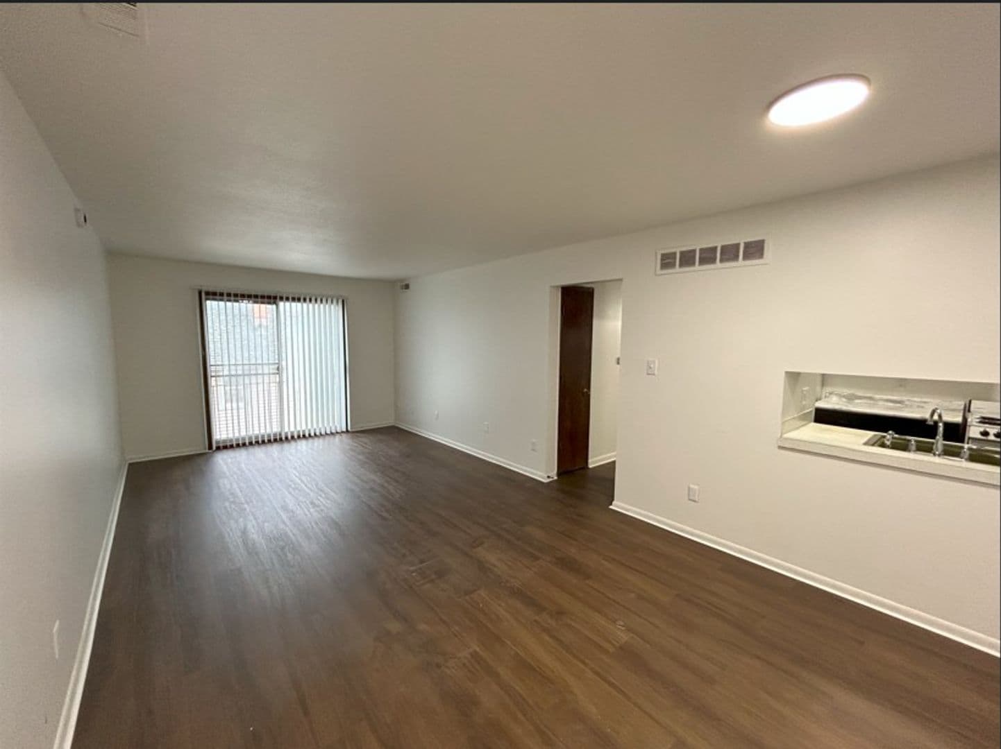 Des Moines Apartment: 2910 Arnold Rd/2805 30th St