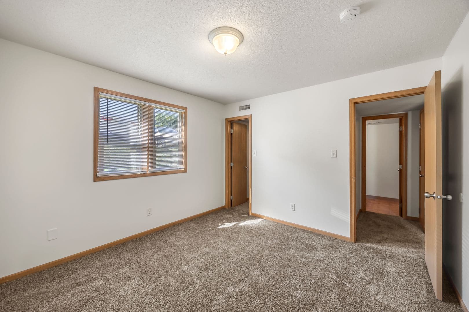 Des Moines Apartment: 2901 Boston Ave