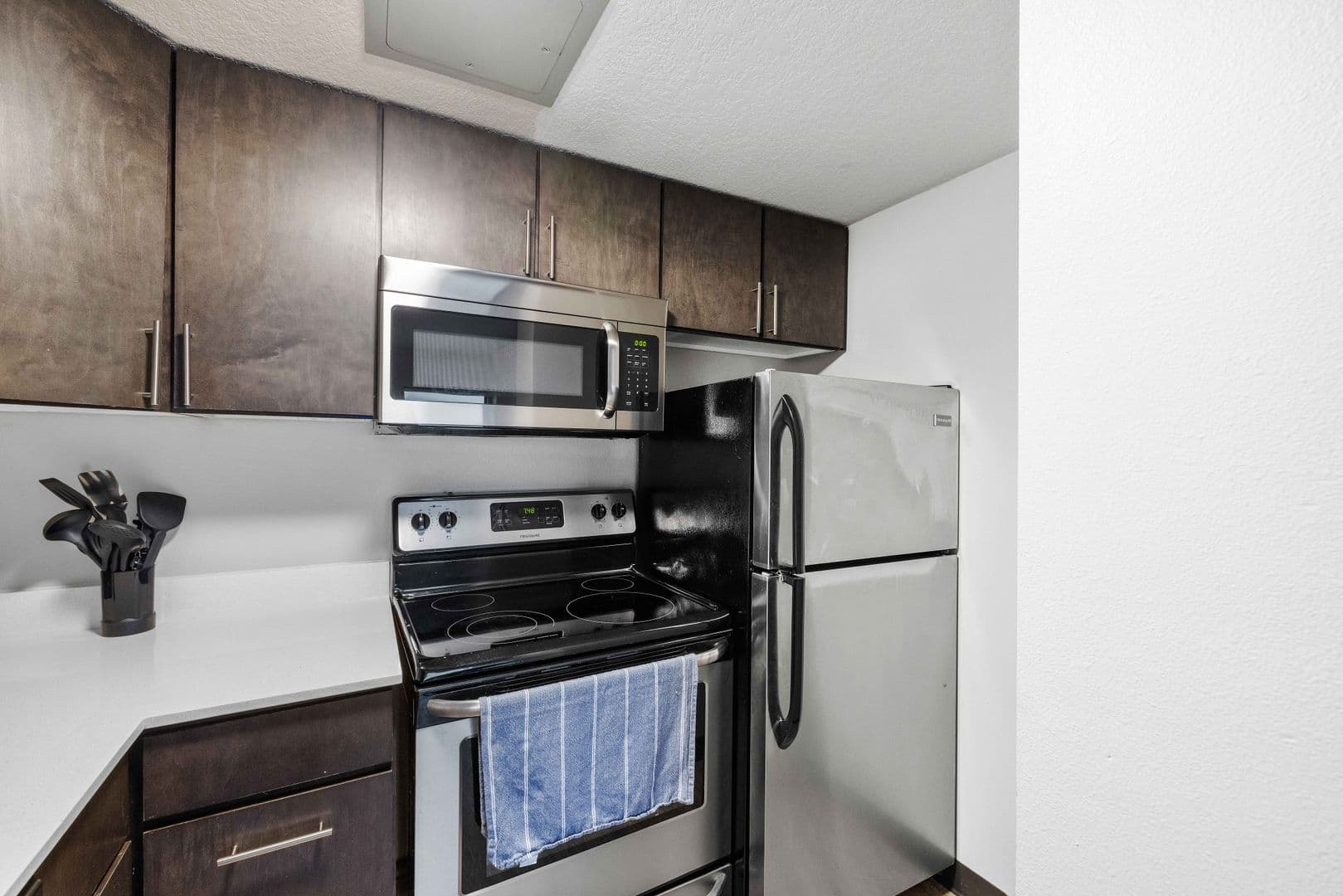 Des Moines Apartment: 660 E 5th St