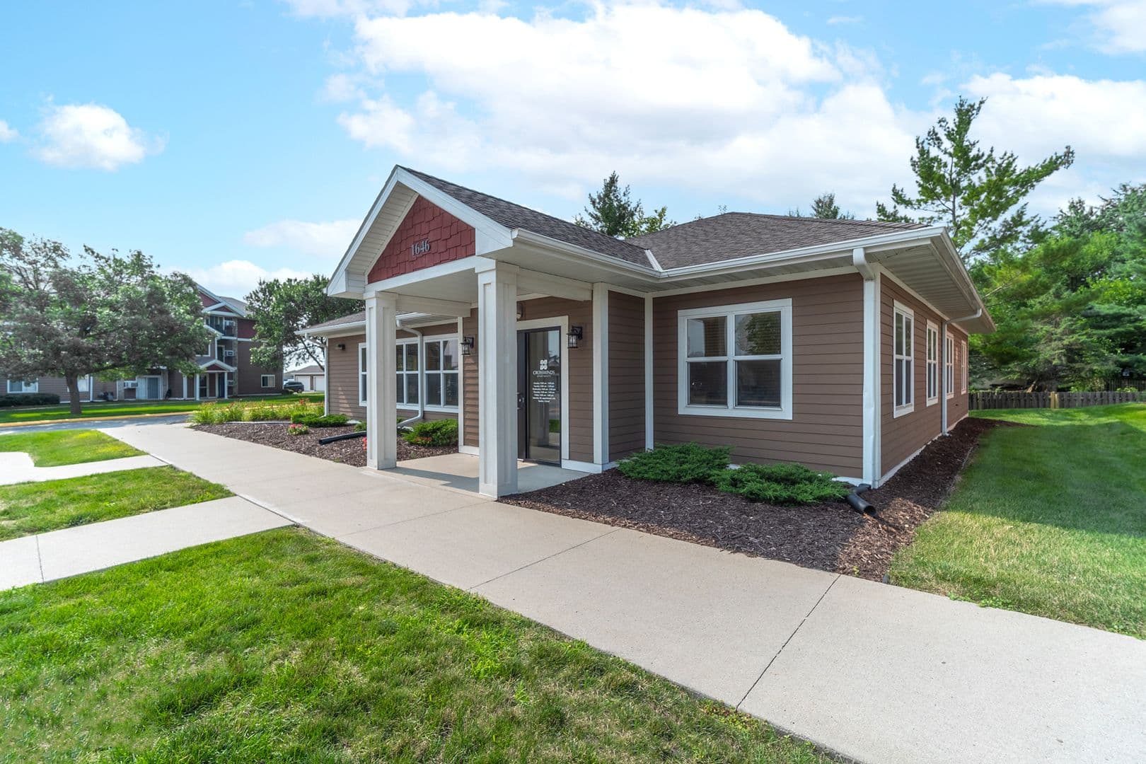 Des Moines Apartment: 1646 Hull Ave