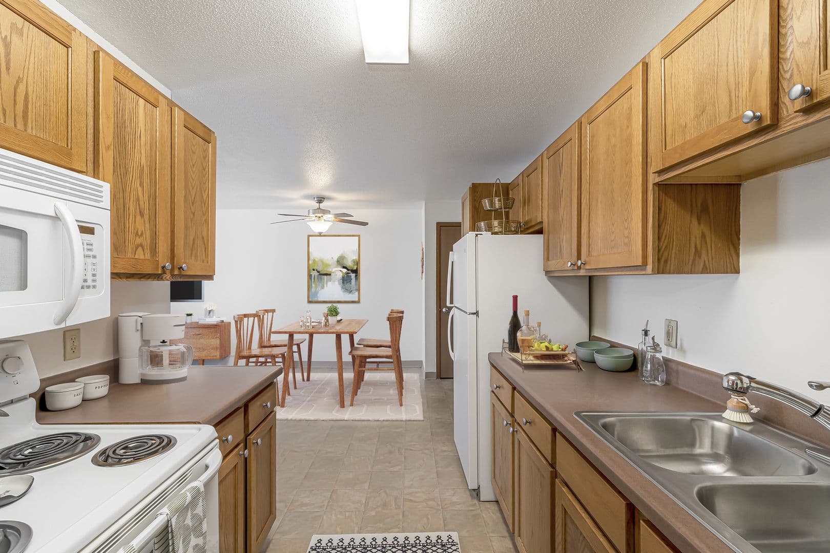 Des Moines Apartment: 1646 Hull Ave