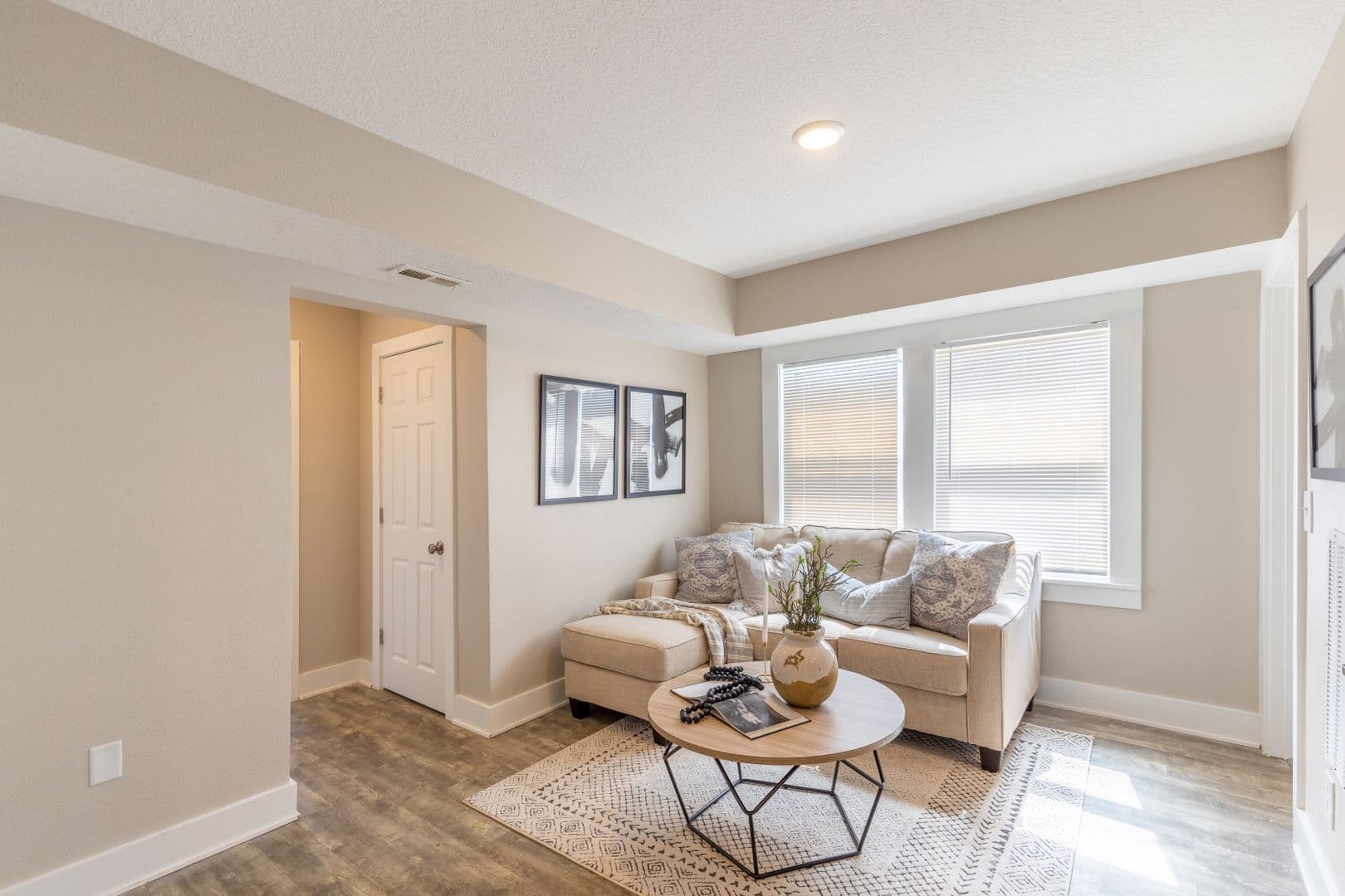 Des Moines Apartment: 2008 6th Ave