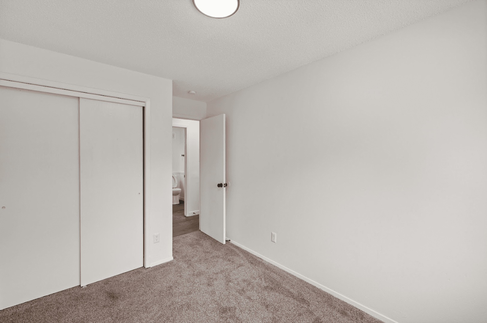 Des Moines Apartment: 530 E Kenyon