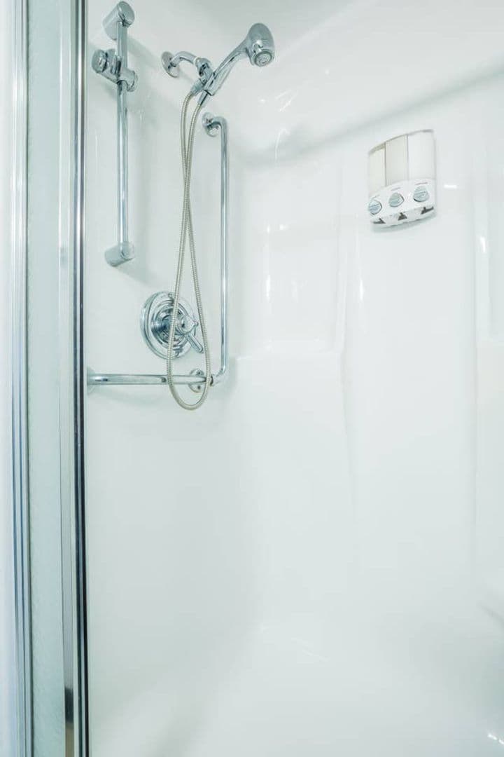 Des Moines Apartment: 660 E 5th St