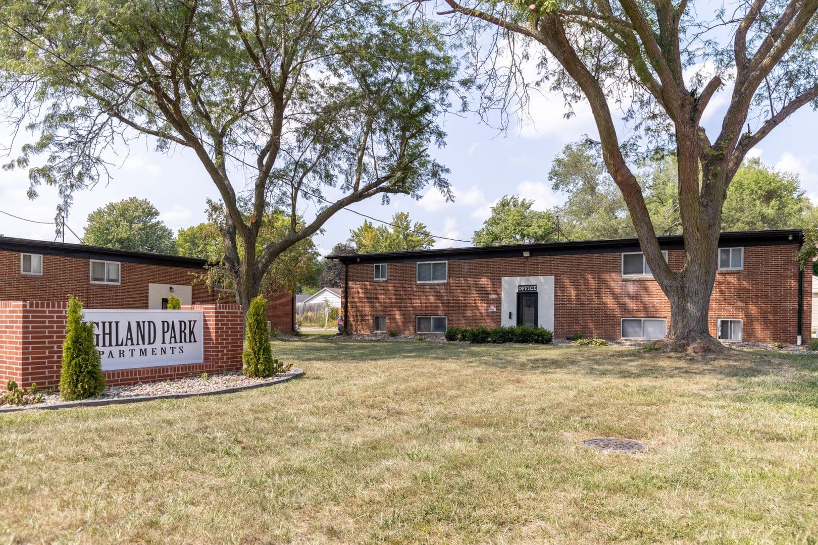 Des Moines Apartment: 1216 E Seneca Avenue 6