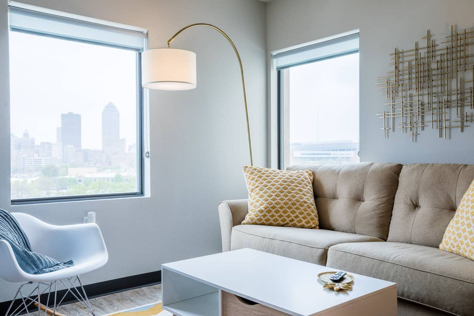 Des Moines Apartment: 660 E 5th St