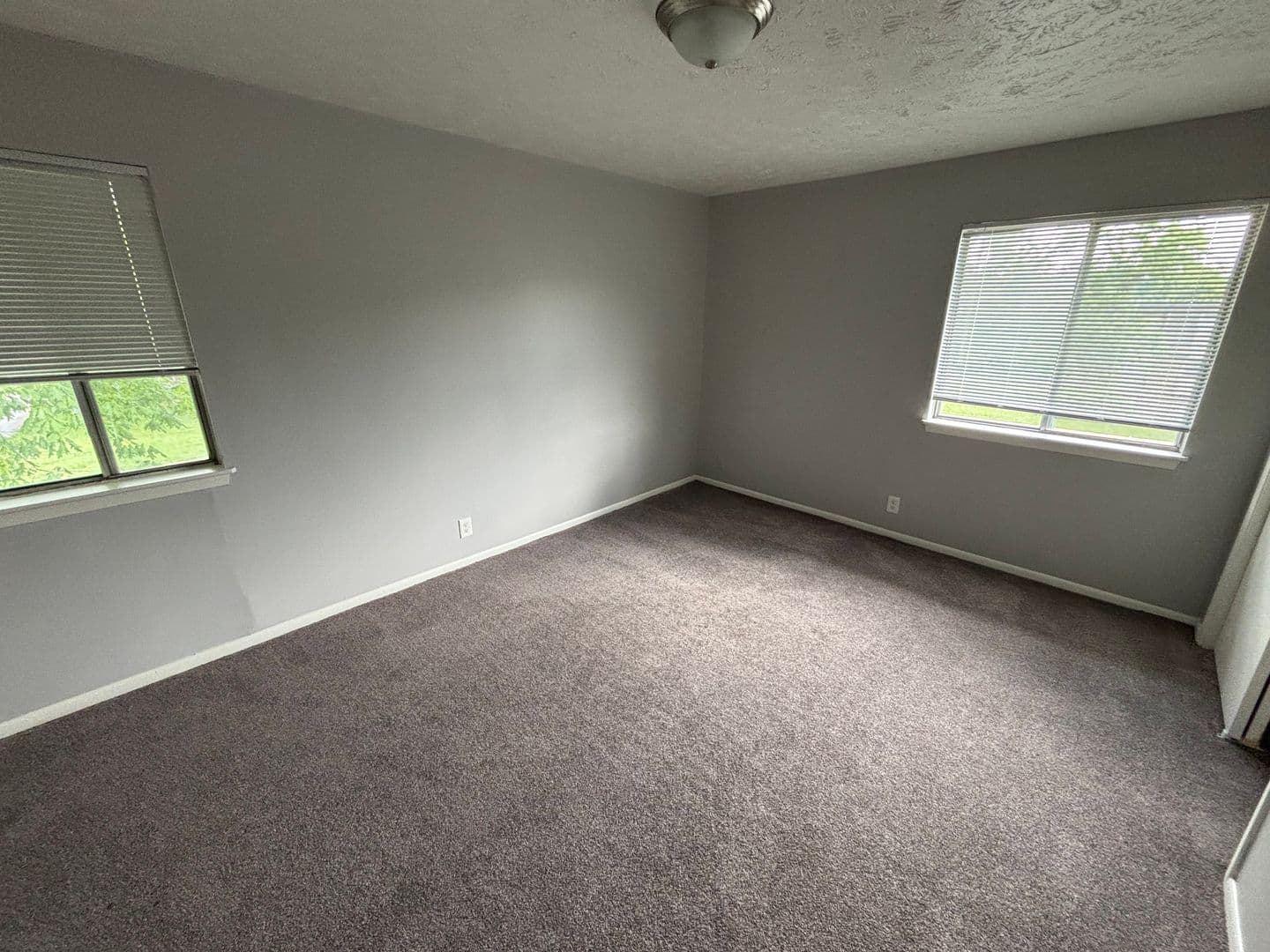 Omaha Apartment: 2303 Benson Gardens Blvd