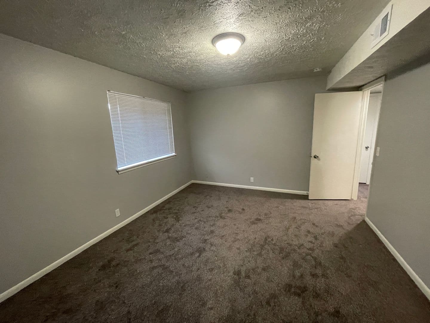 Omaha Apartment: 2303 Benson Gardens Blvd