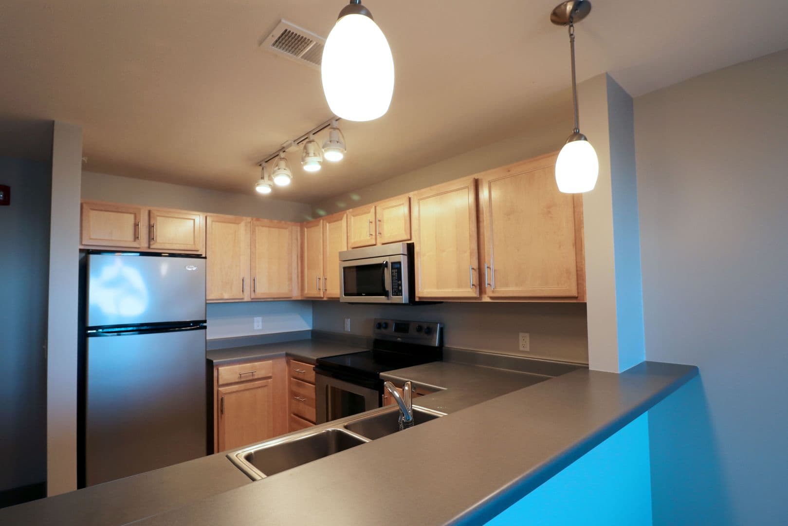 Omaha Apartment: 2222 Davenport St