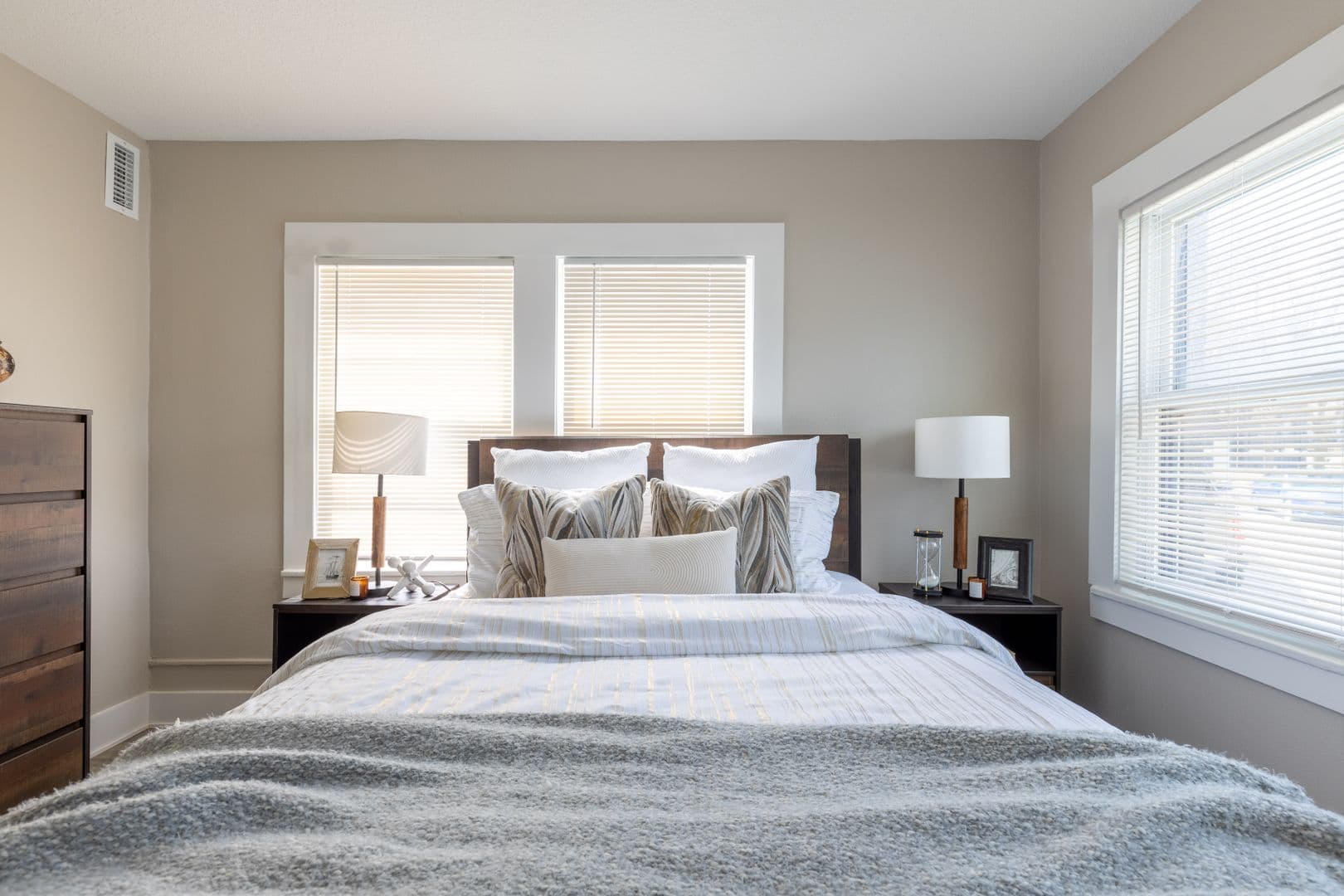 Des Moines Apartment: 2008 6th Ave