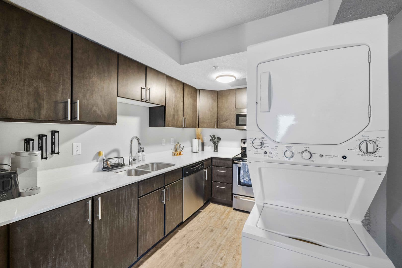 Des Moines Apartment: 660 E 5th St