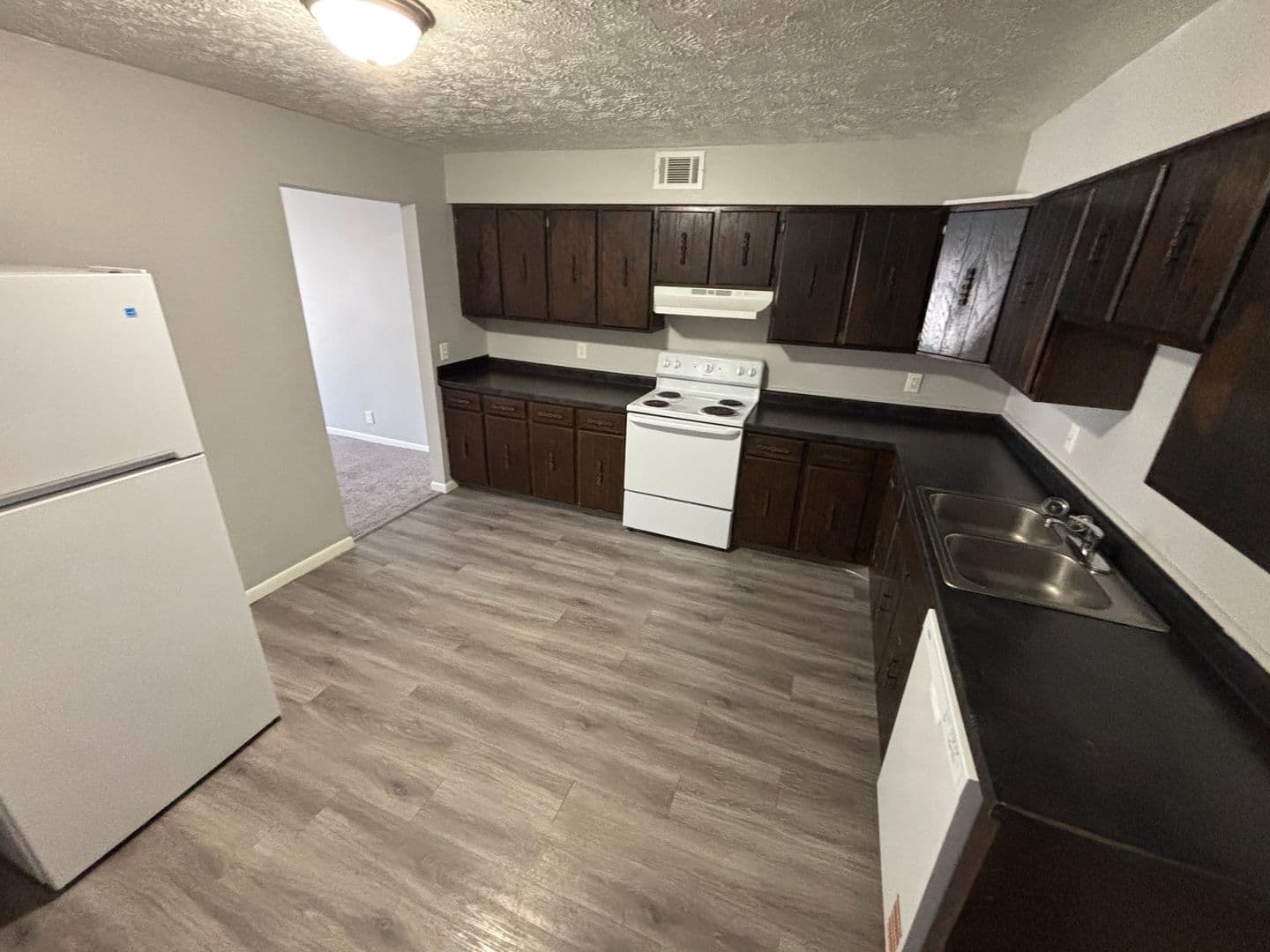 Omaha Apartment: 2303 Benson Gardens Blvd