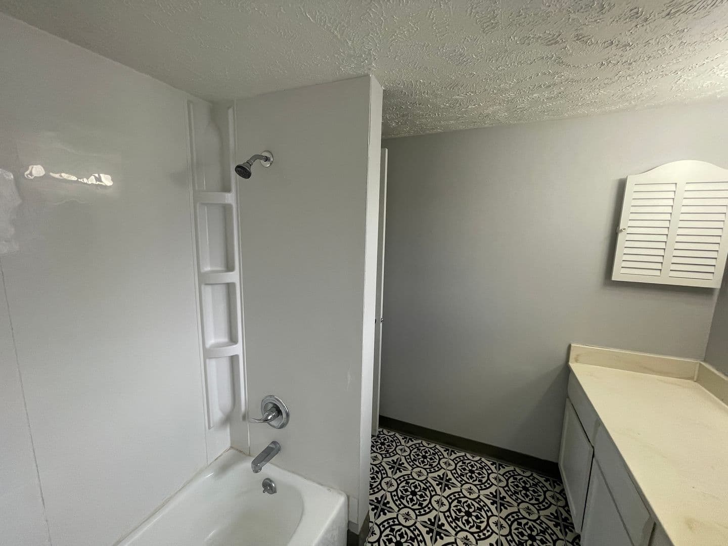 Omaha Apartment: 2303 Benson Gardens Blvd