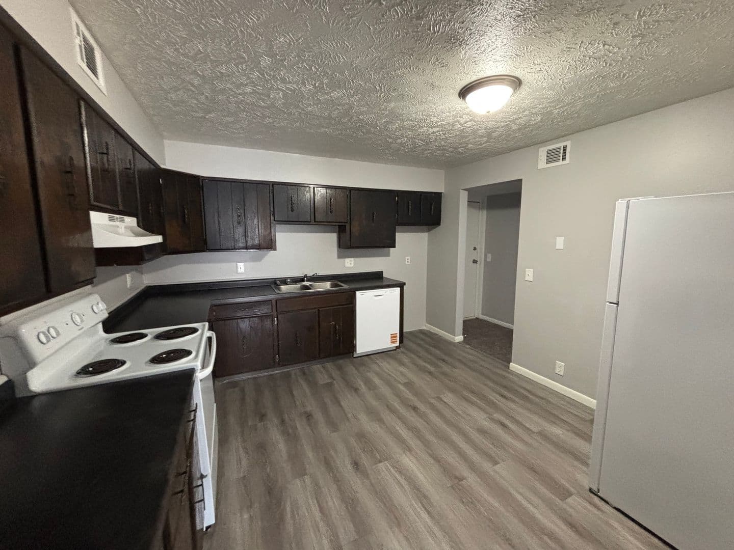 Omaha Apartment: 2303 Benson Gardens Blvd
