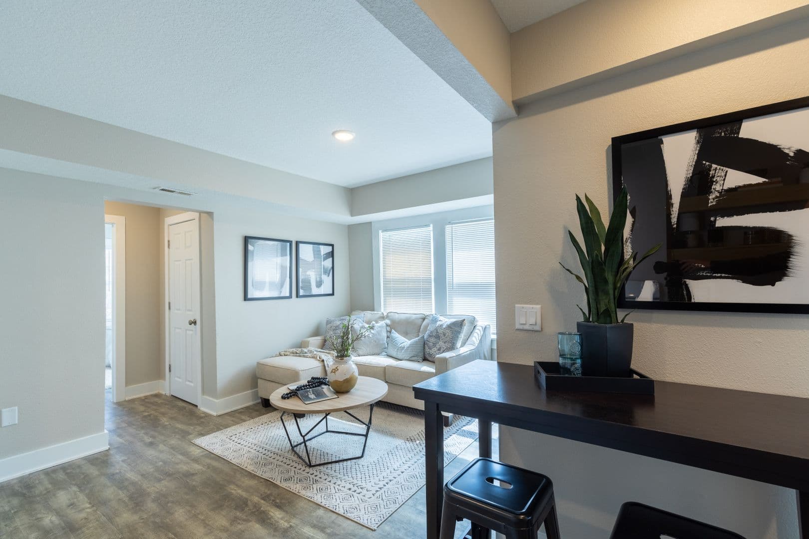 Des Moines Apartment: 2008 6th Ave