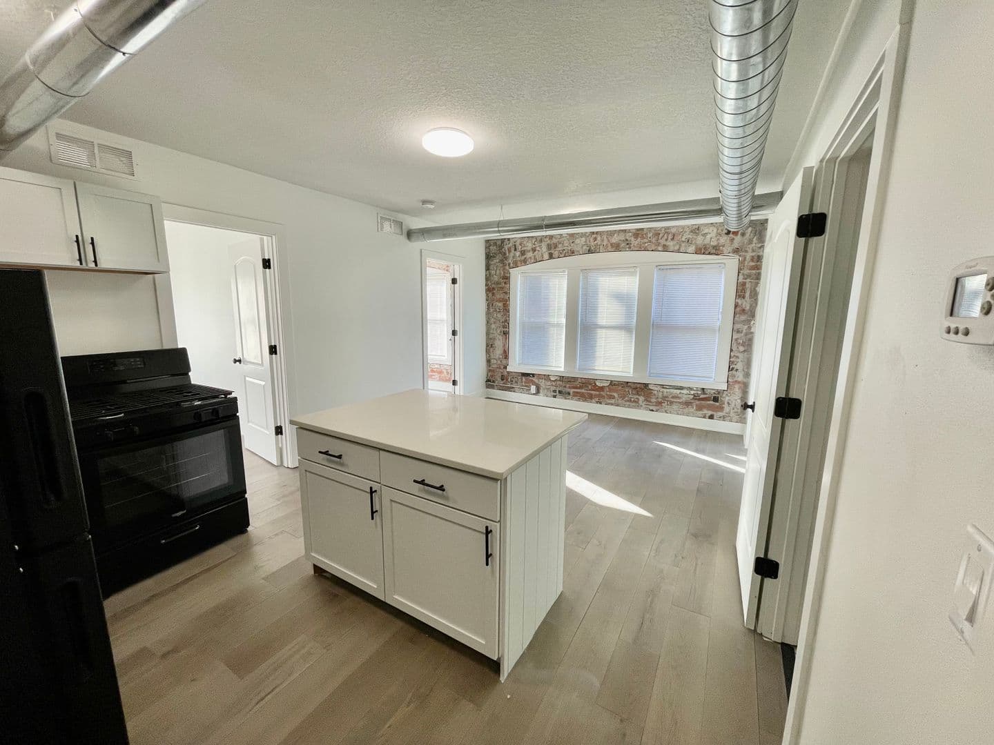 Des Moines Apartment: 2008 6th Ave