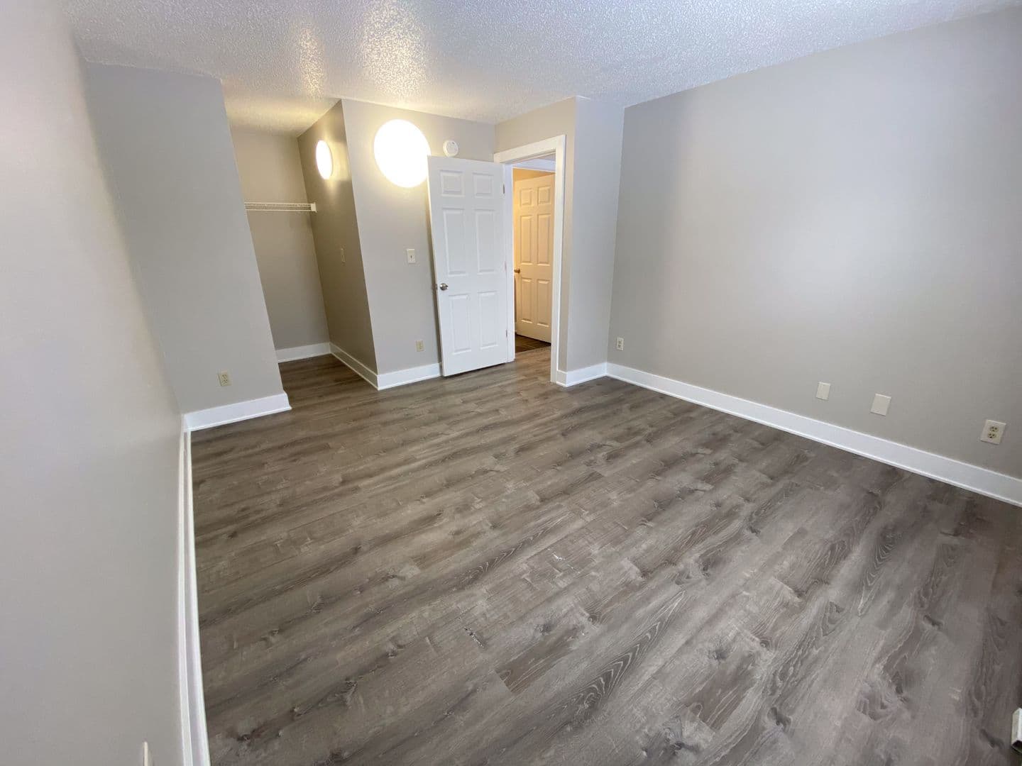 Des Moines Apartment: 40 E McKinley Avenue