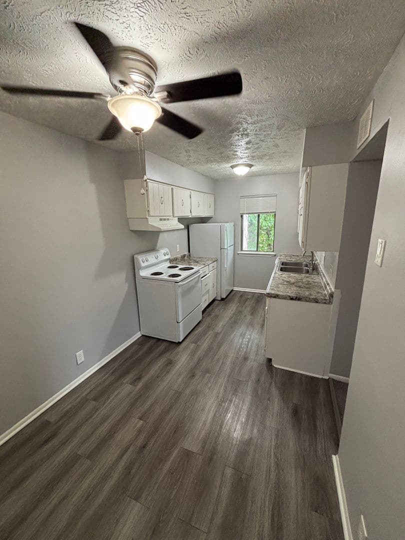 Omaha Apartment: 2303 Benson Gardens Blvd
