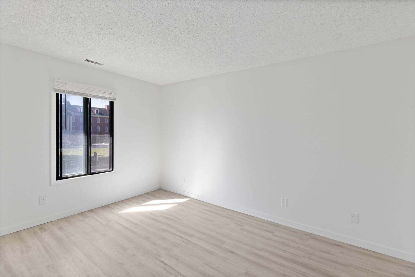 Des Moines Apartment: 530 E Kenyon