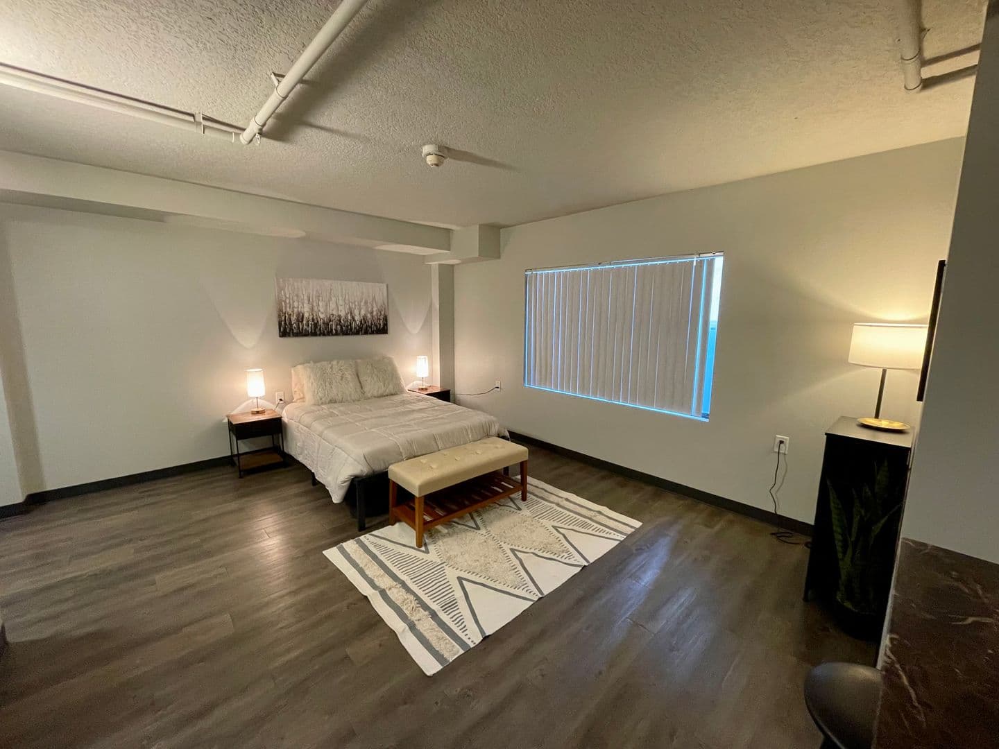 Des Moines Apartment: 660 E 5th St