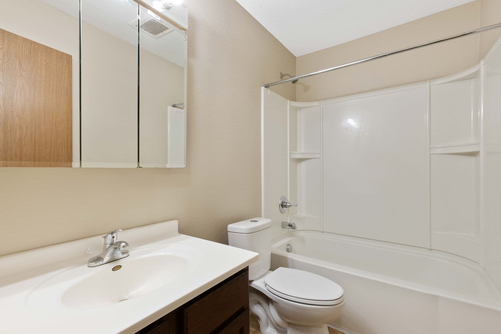 Des Moines Apartment: 530 E Kenyon