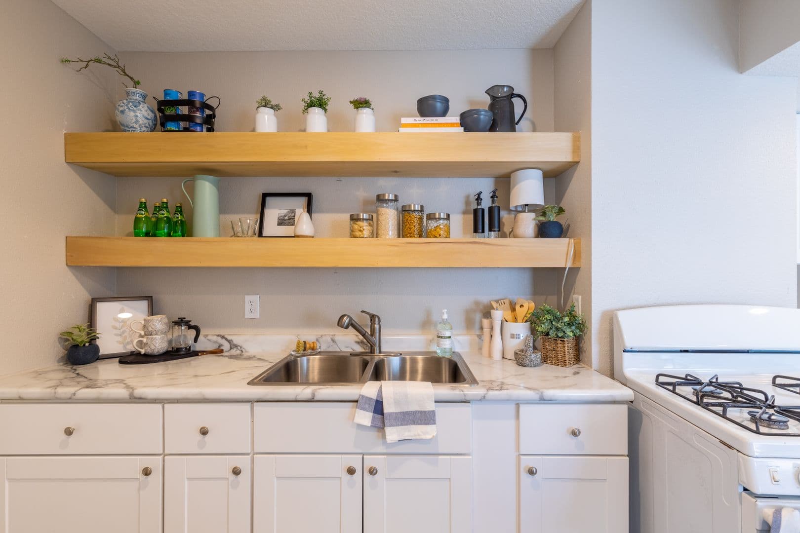 Des Moines Apartment: 2008 6th Ave
