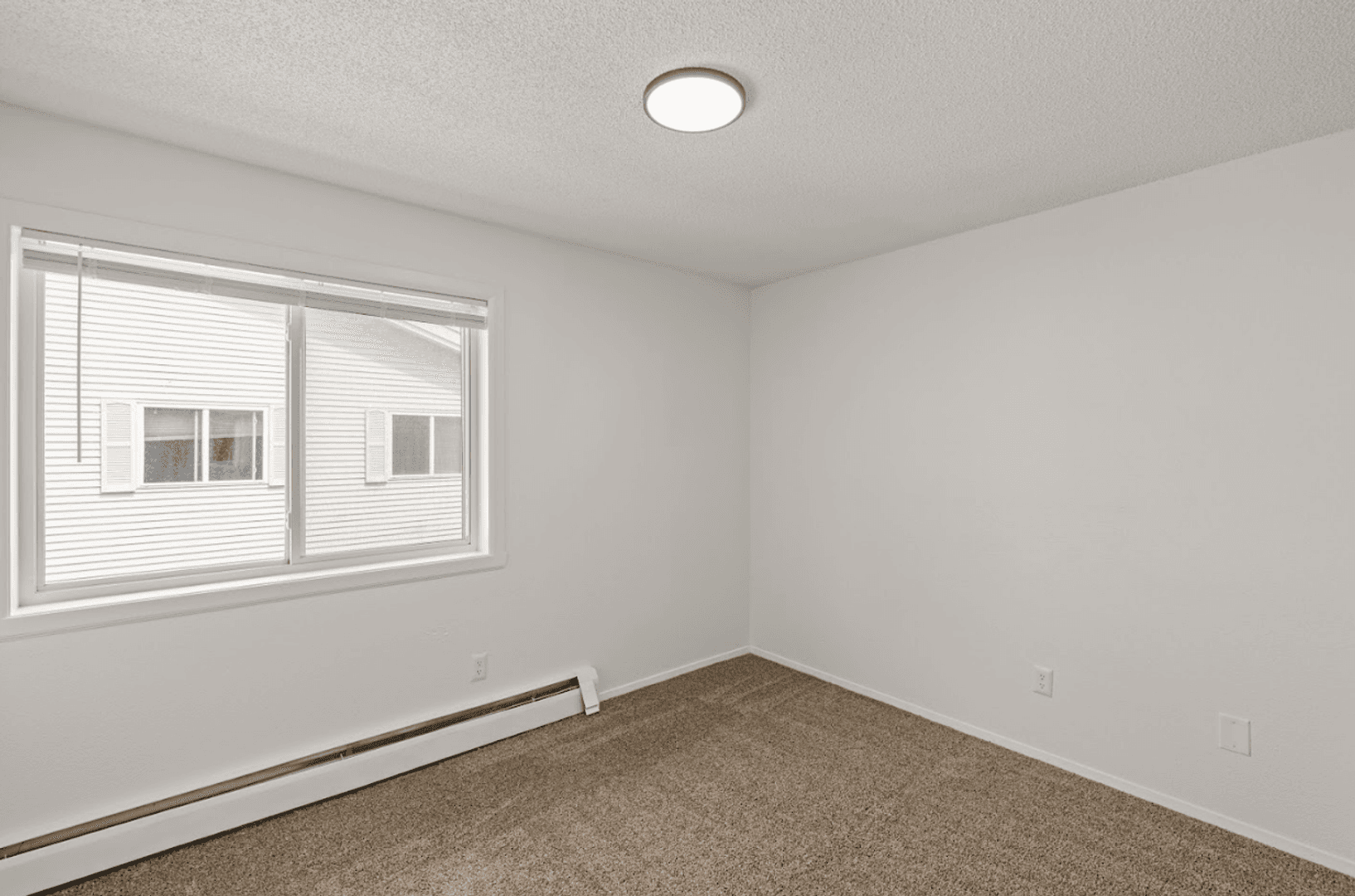 Des Moines Apartment: 211 E McKinley Ave