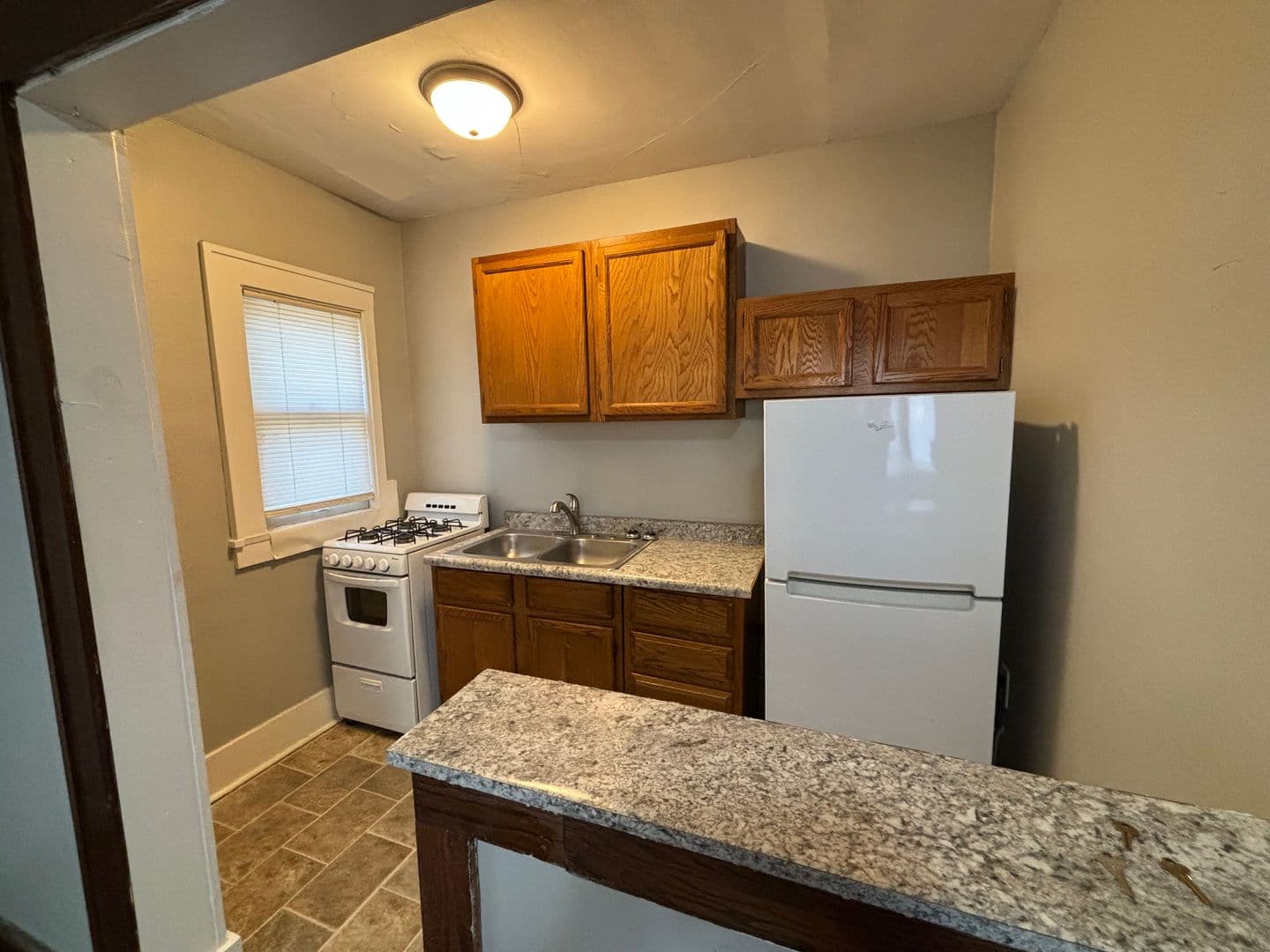 Des Moines Apartment: 3323 Ingersoll Ave