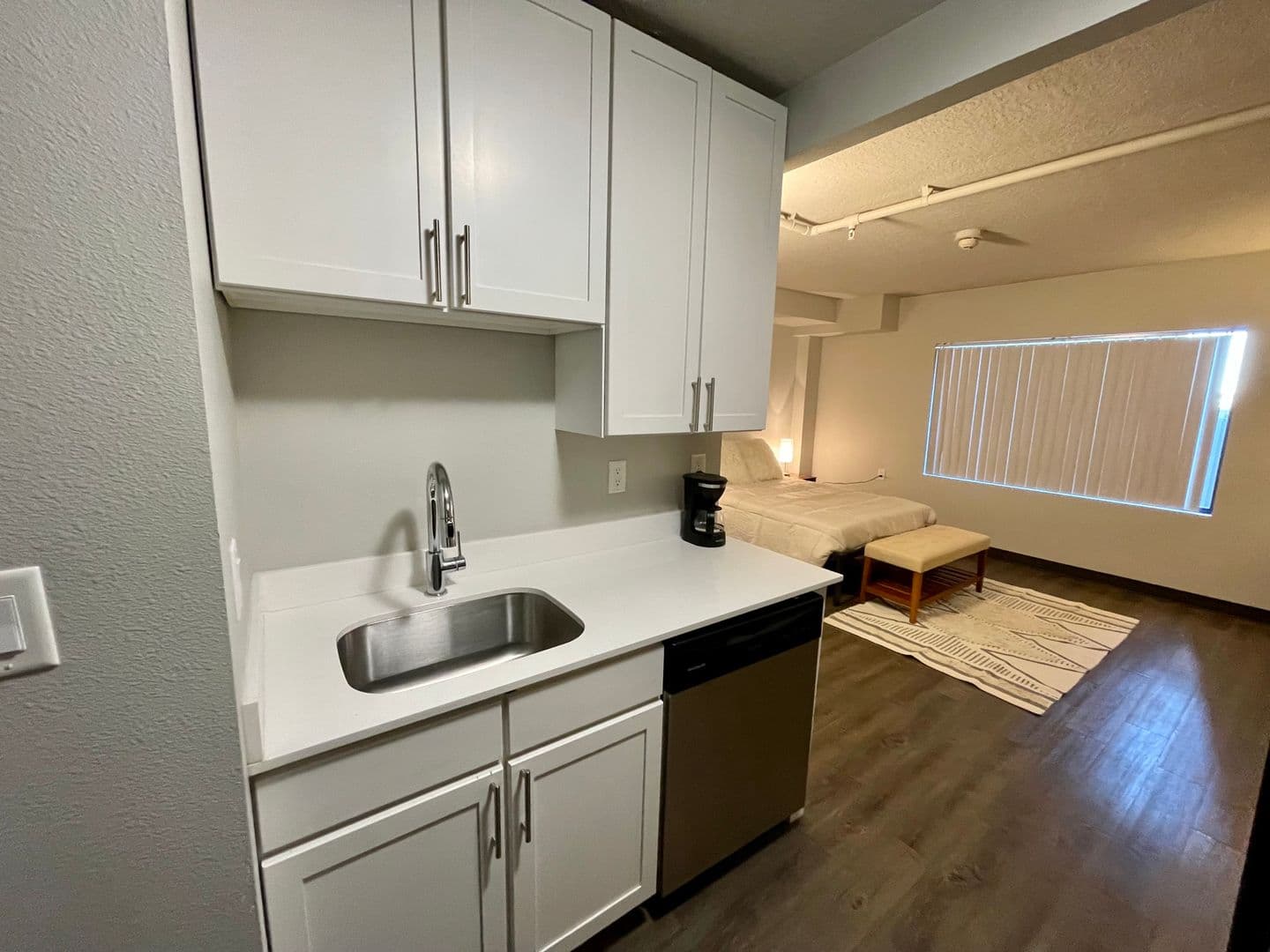 Des Moines Apartment: 660 E 5th St