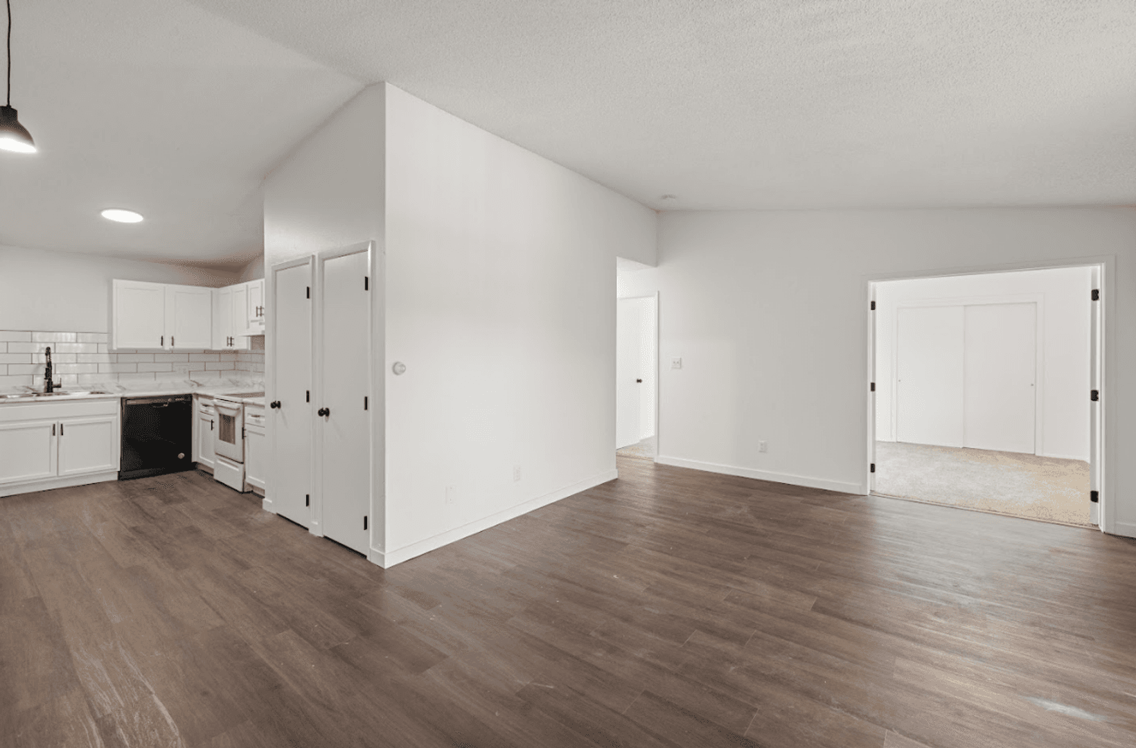 Des Moines Apartment: 211 E McKinley Ave