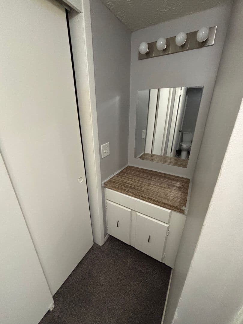 Omaha Apartment: 2303 Benson Gardens Blvd