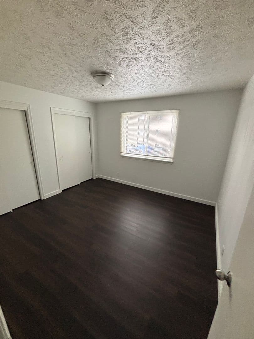 Omaha Apartment: 2303 Benson Gardens Blvd