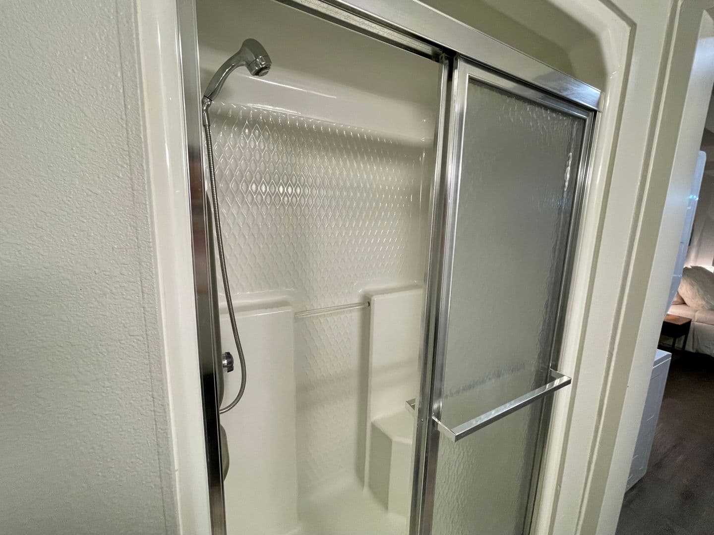Des Moines Apartment: 660 E 5th St