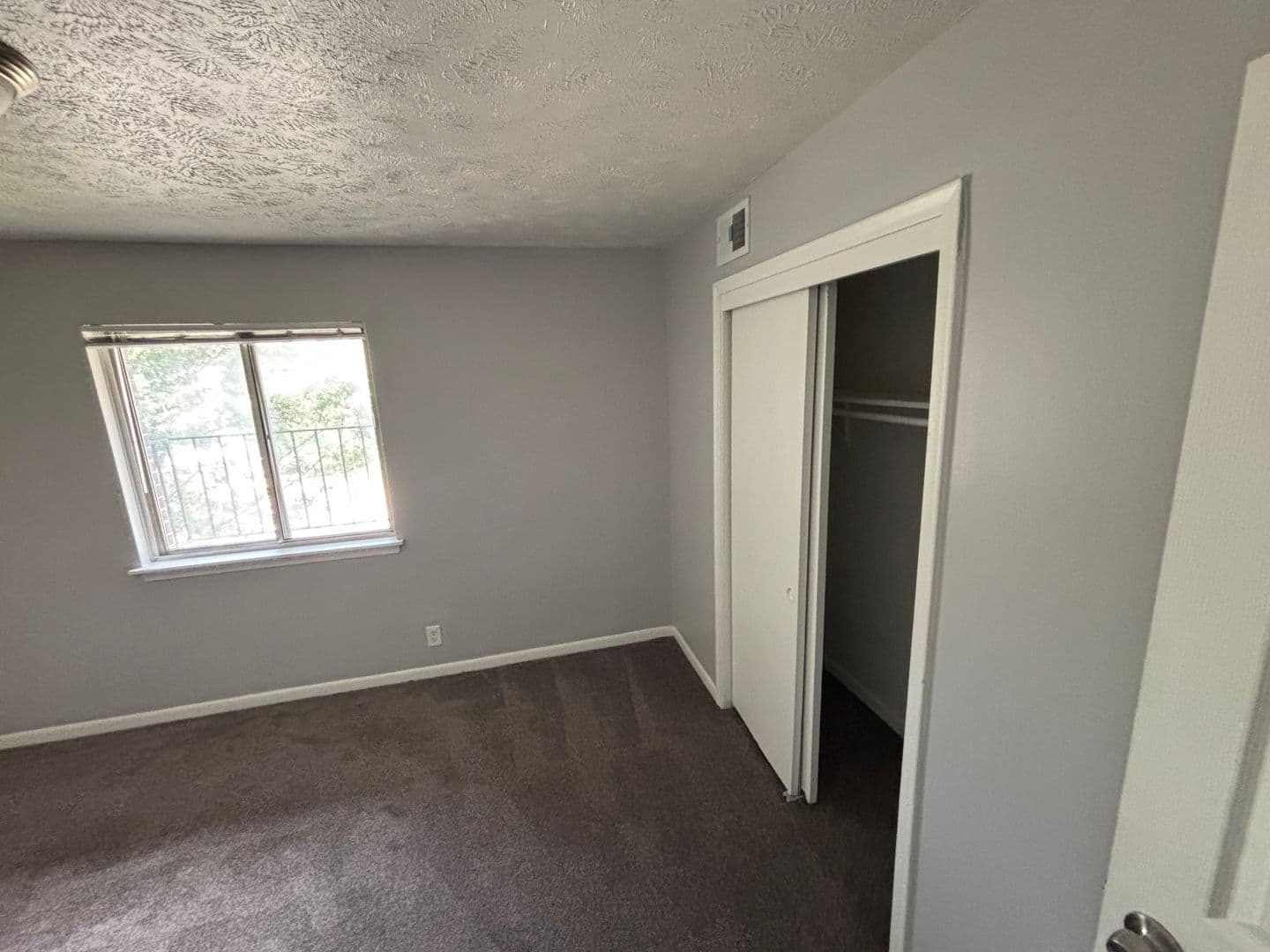 Omaha Apartment: 2303 Benson Gardens Blvd