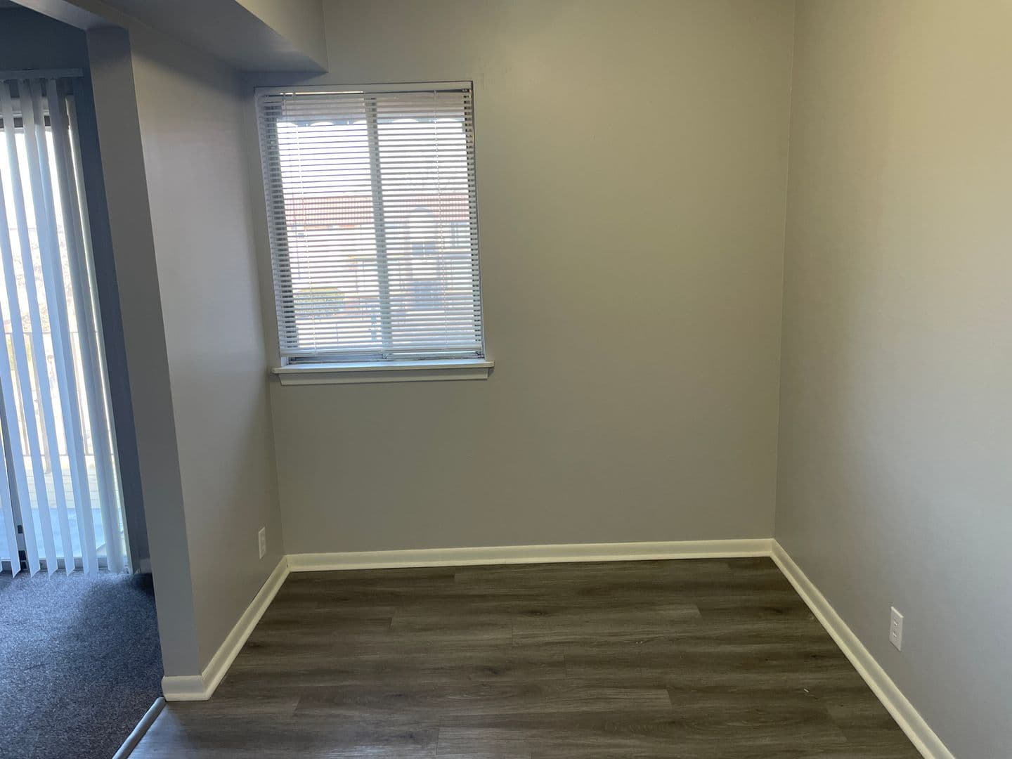 Omaha Apartment: 2303 Benson Gardens Blvd