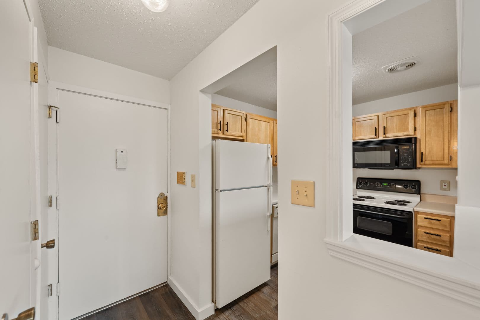 Boone Apartment: 1104 8th Street