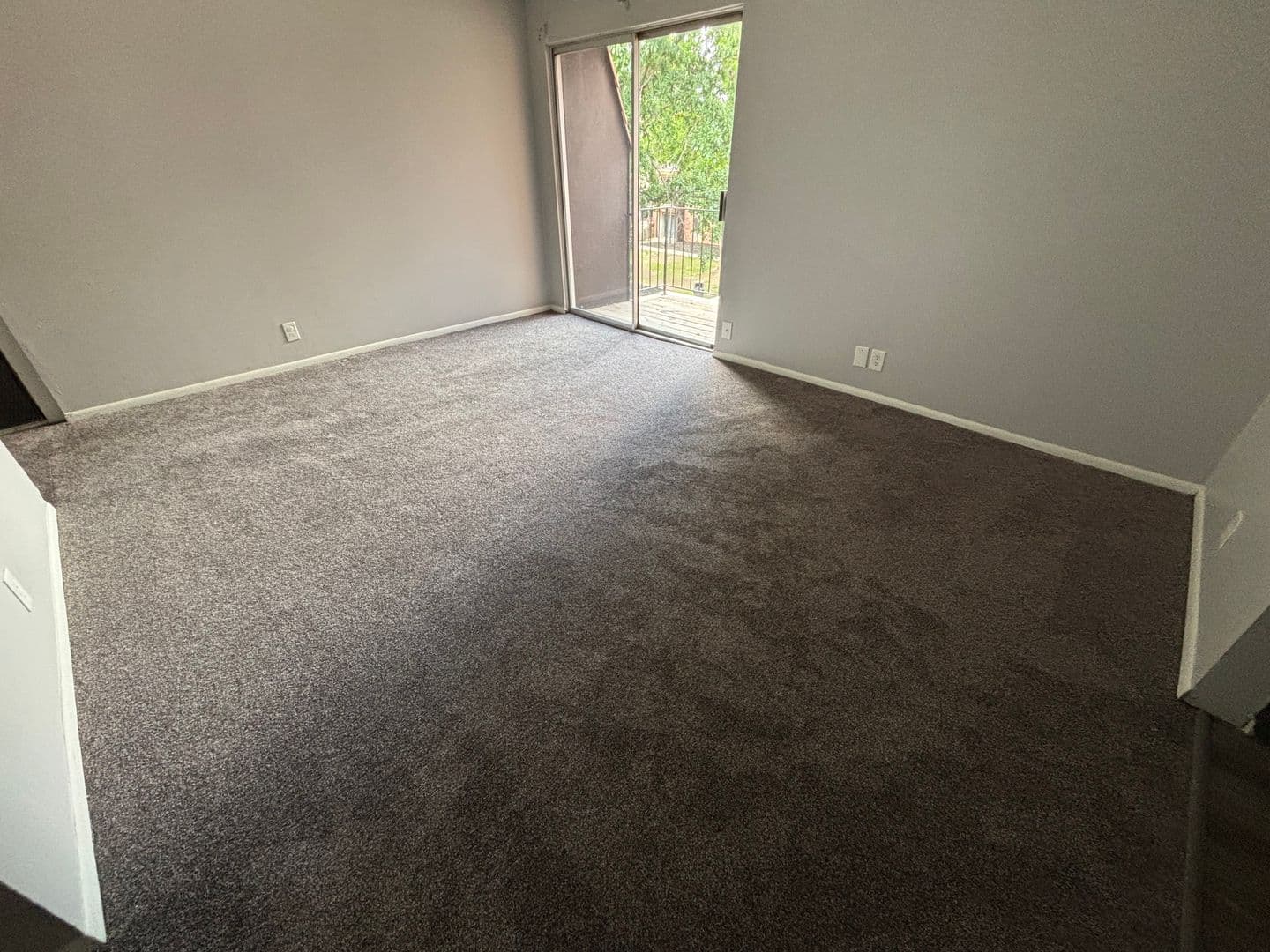 Omaha Apartment: 2303 Benson Gardens Blvd