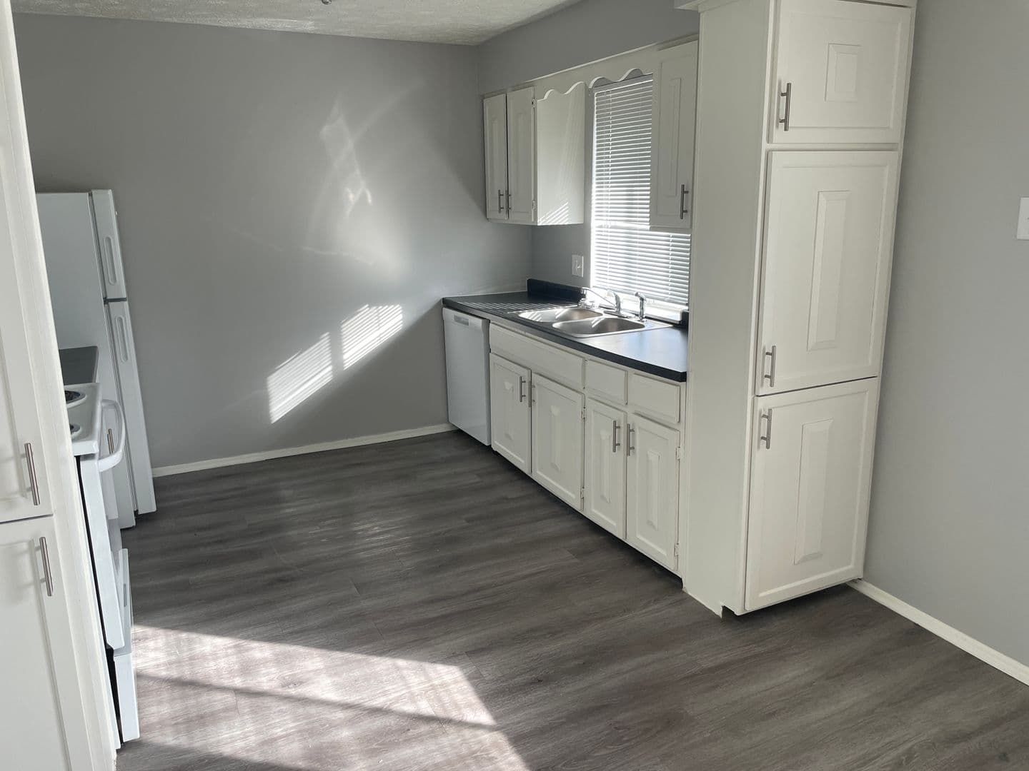 Omaha Apartment: 2303 Benson Gardens Blvd
