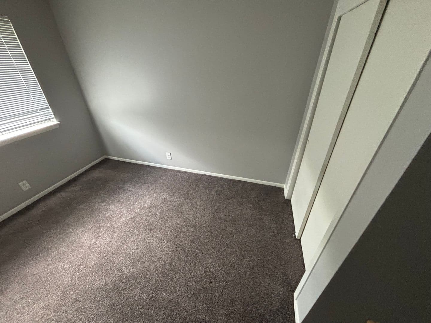 Omaha Apartment: 2303 Benson Gardens Blvd