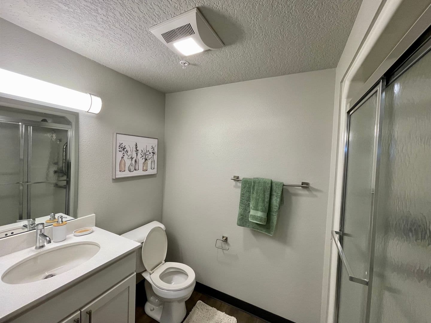 Des Moines Apartment: 660 E 5th St