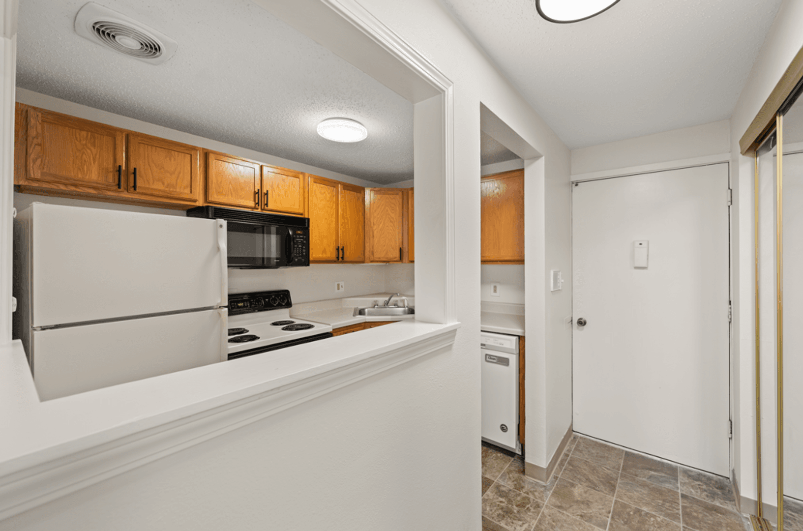 Boone Apartment: 1104 8th Street