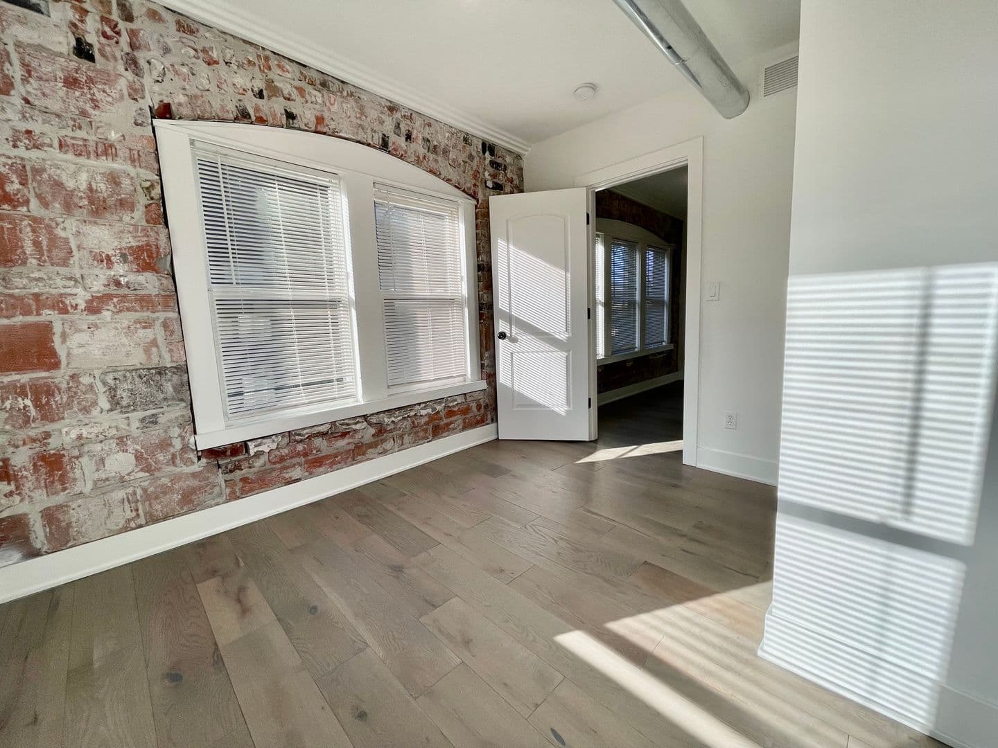 Des Moines Apartment: 2008 6th Ave