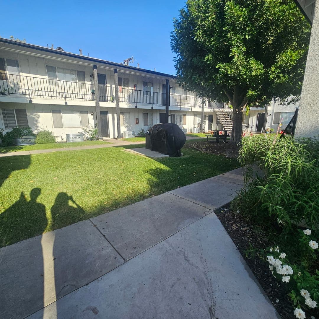 Santa Paula Apartment: 230 W Harvard Blvd.