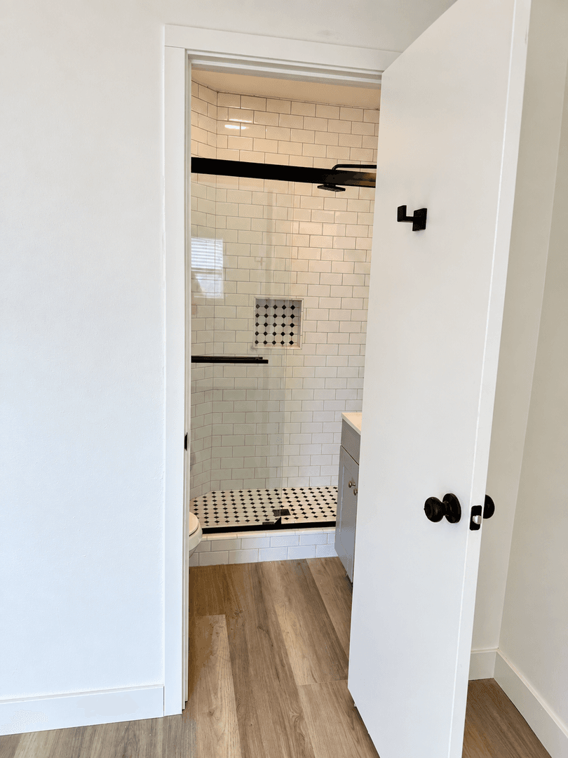 Santa Paula Apartment: 626 Acacia Rd.