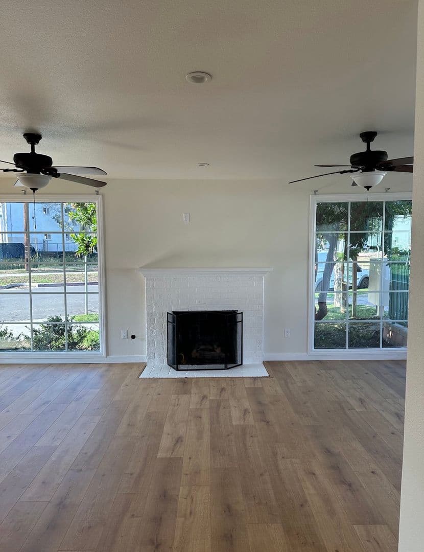 Port Hueneme Apartment: 130 Surfside Dr.