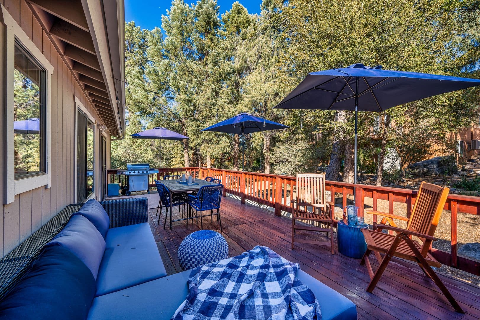 Pine Mountain Club House: 2216 Maplewood Way