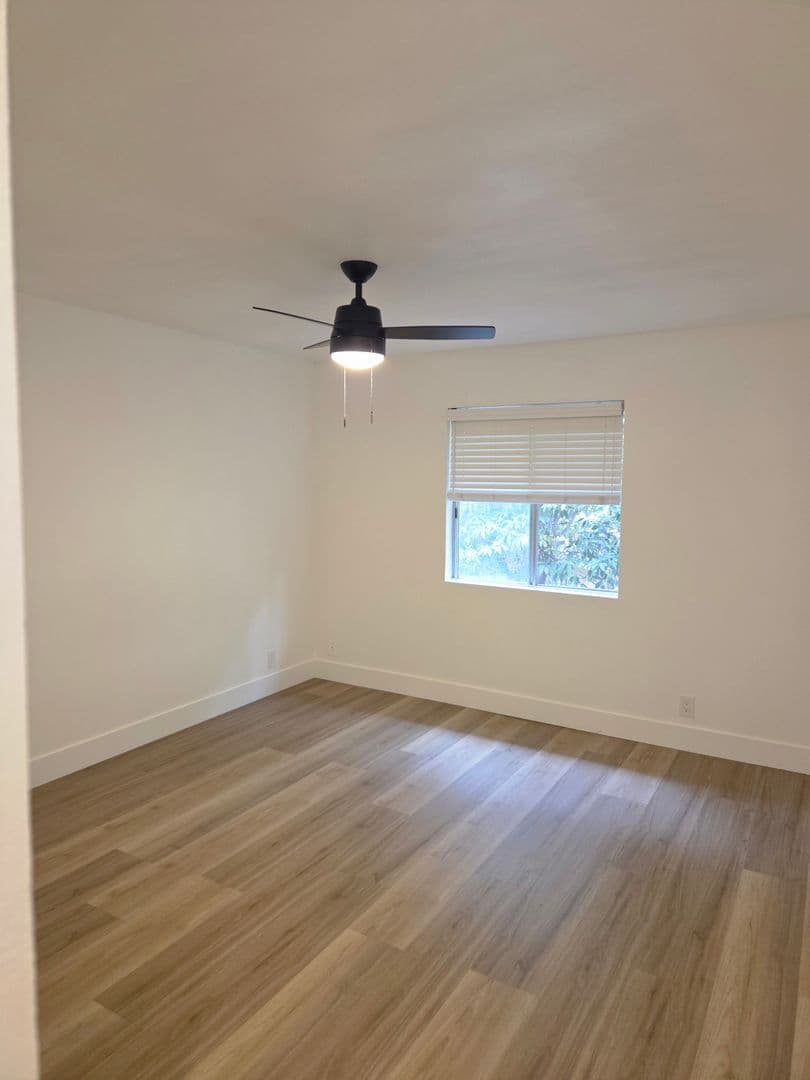 Santa Paula Apartment: 230 W Harvard Blvd.