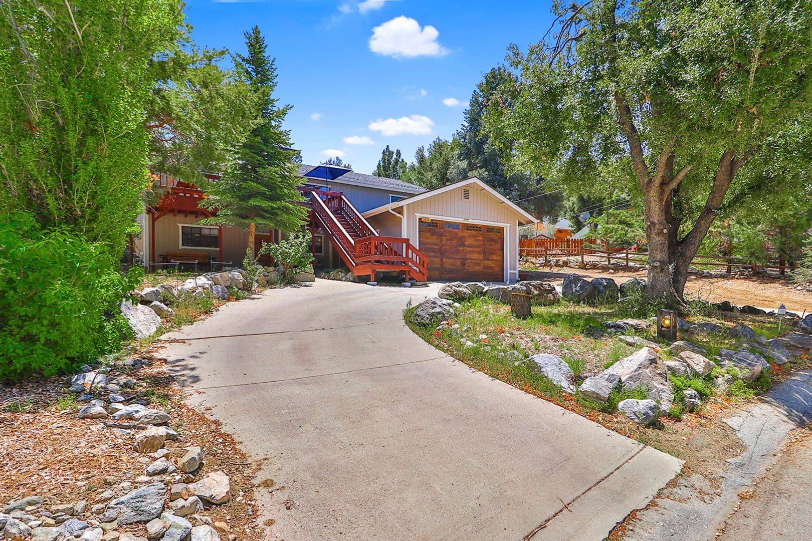 Pine Mountain Club House: 2216 Maplewood Way