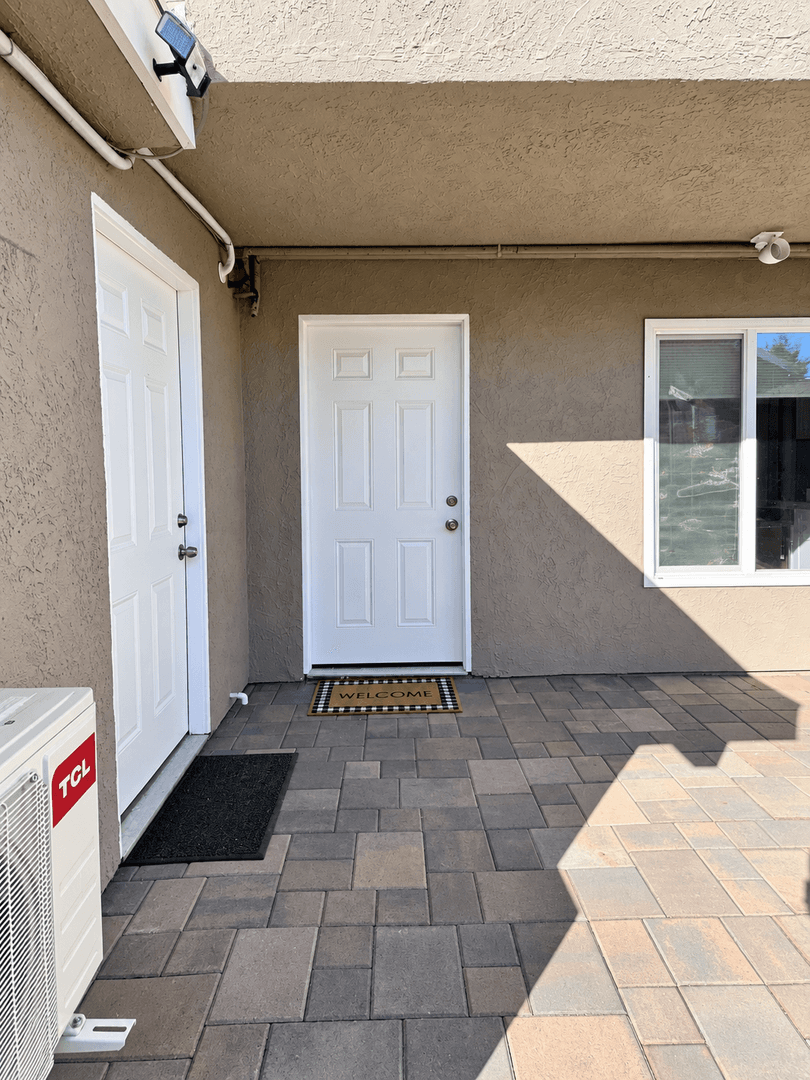 Newbury Park House: 144 Charro Ave